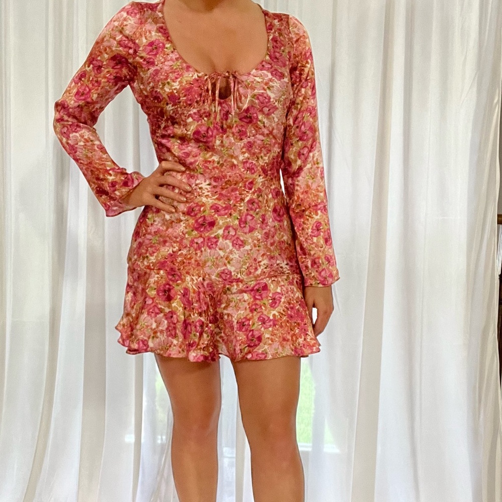 NWT FLORAL DRESS - Picture 6 of 7